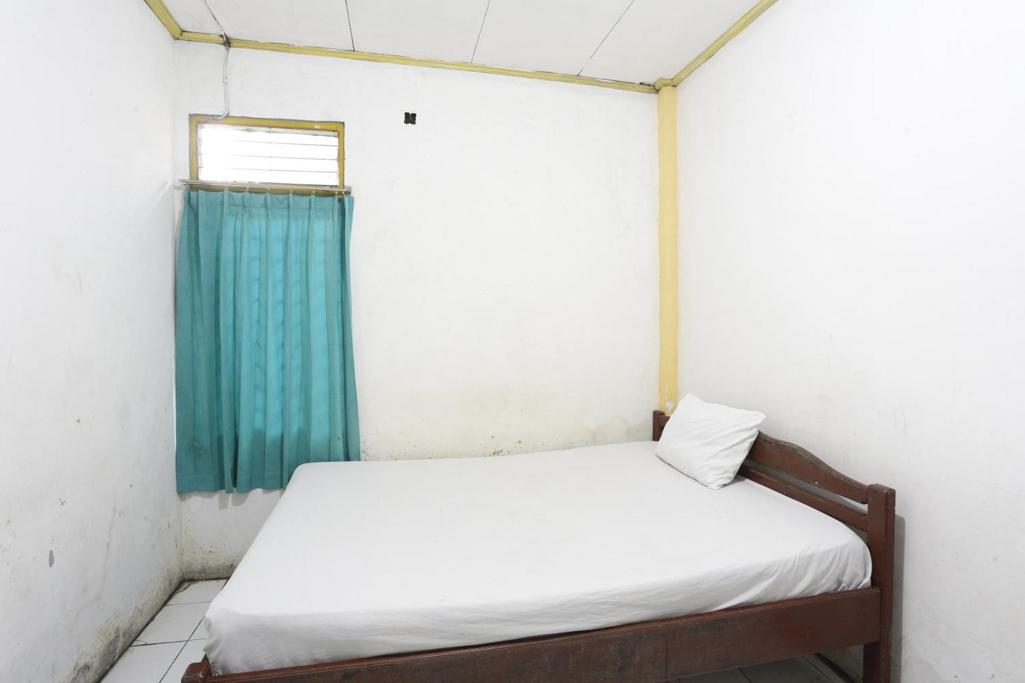 Oyo 93119 Guest House Leo Patra Muara Badak Zewnętrze zdjęcie
