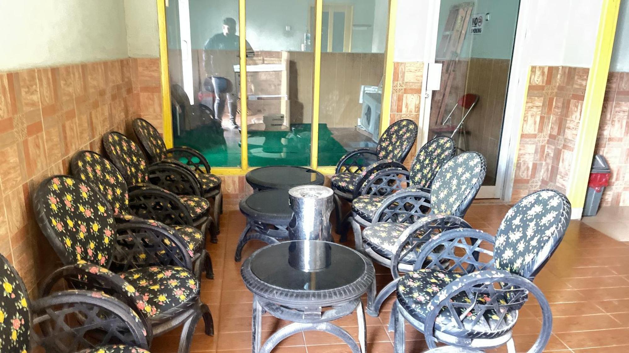 Oyo 93119 Guest House Leo Patra Muara Badak Zewnętrze zdjęcie